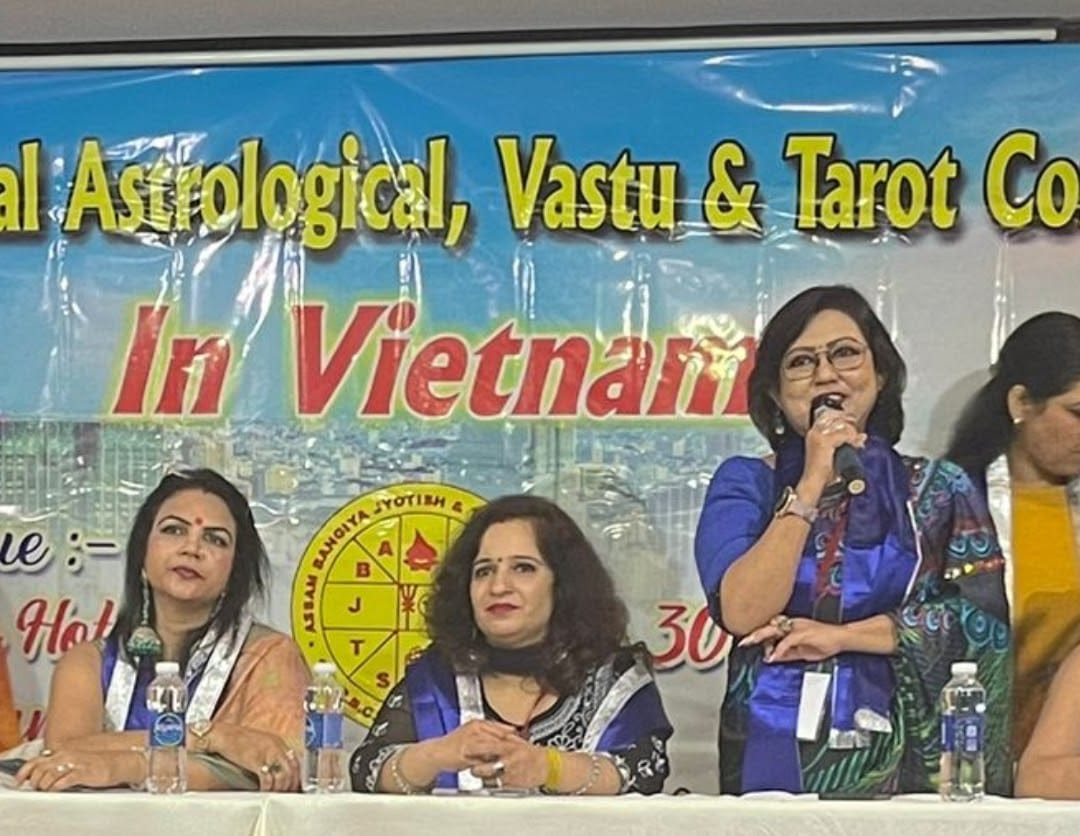 Somika Sinngh Tarot Card Reader in Delhi – Guiding You Toward Clarity and Confidence